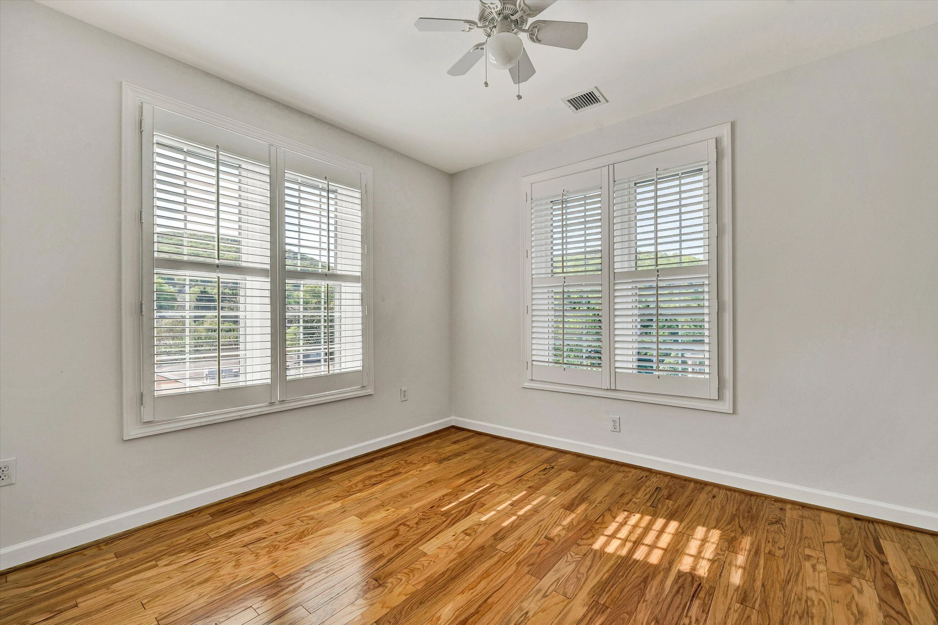225 23rd ST SW #205 - Photo 37