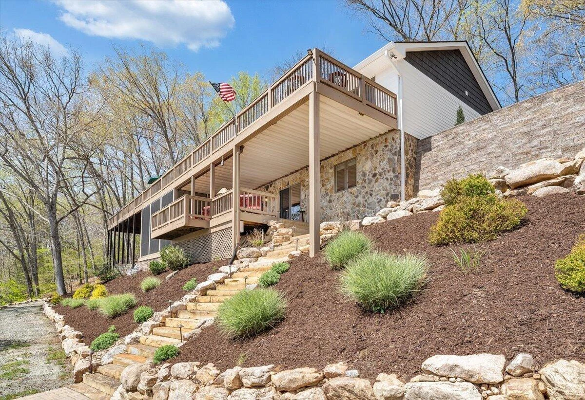 1055 REDBUD LN - Photo 107