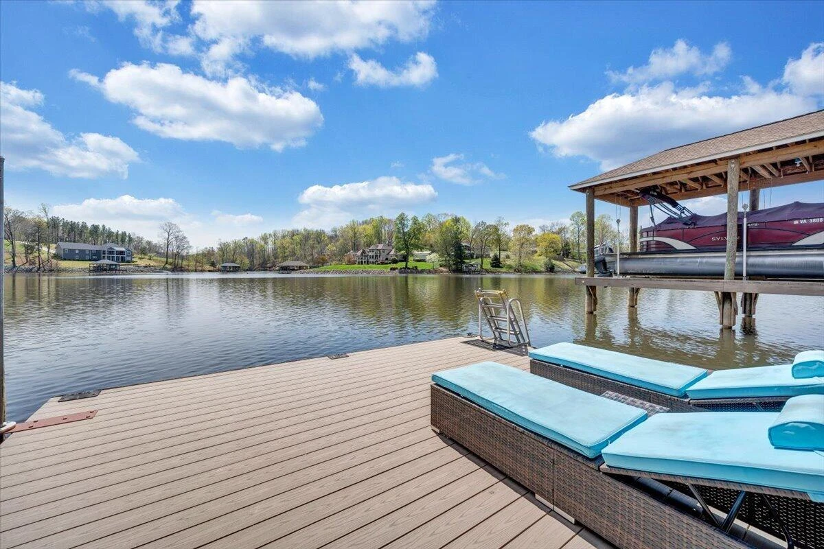 1055 REDBUD LN - Photo 3