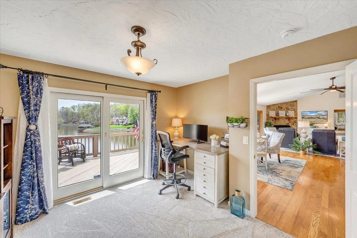 1055 REDBUD LN - Photo 35