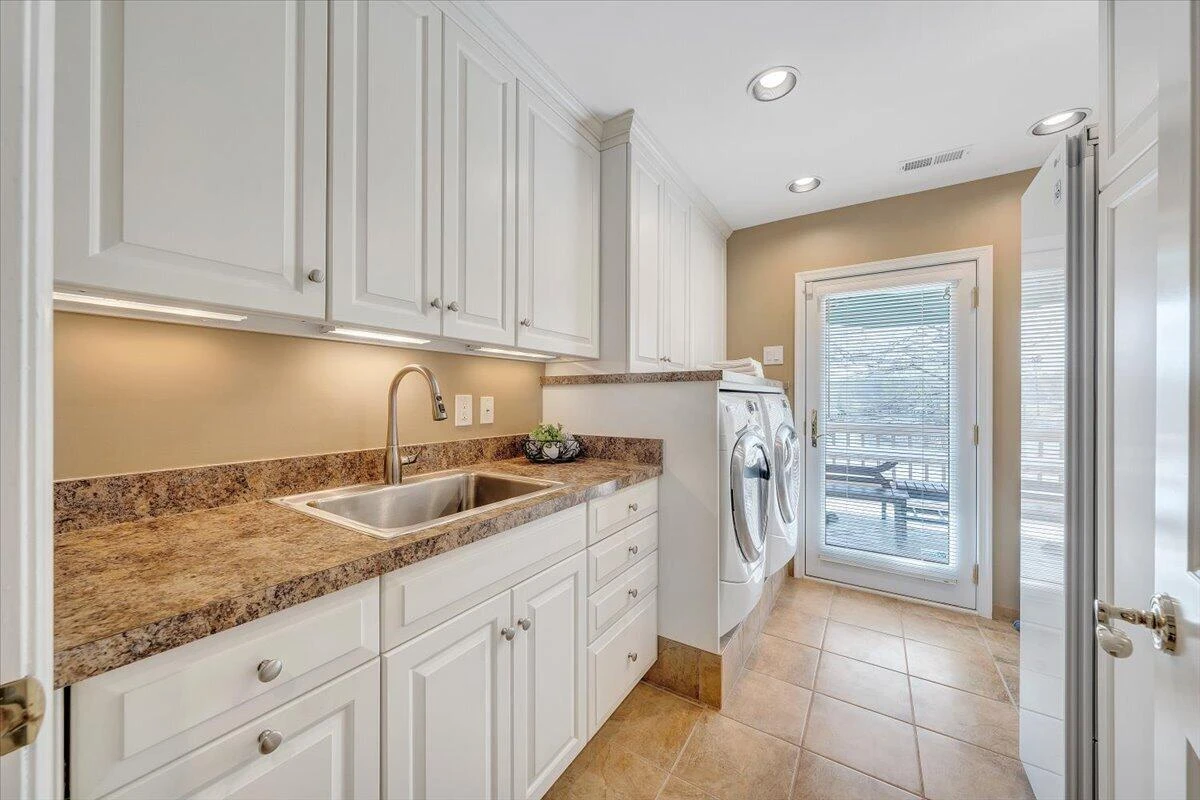 1055 REDBUD LN - Photo 55