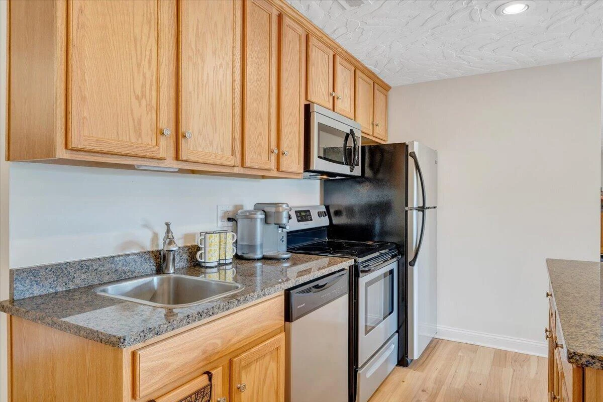 1055 REDBUD LN - Photo 60