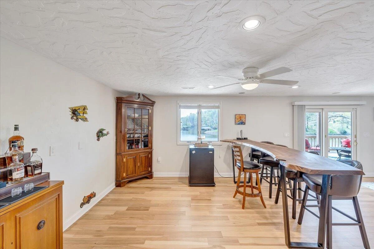 1055 REDBUD LN - Photo 73