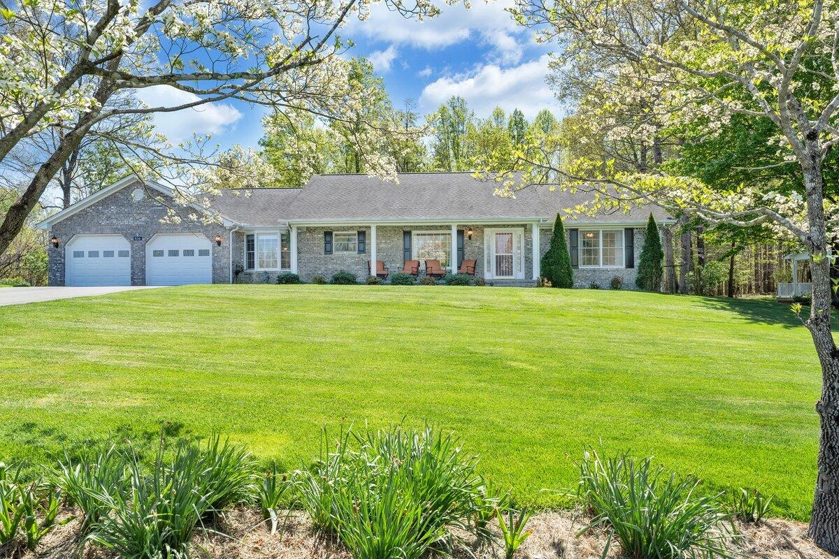 410 Greenview DR