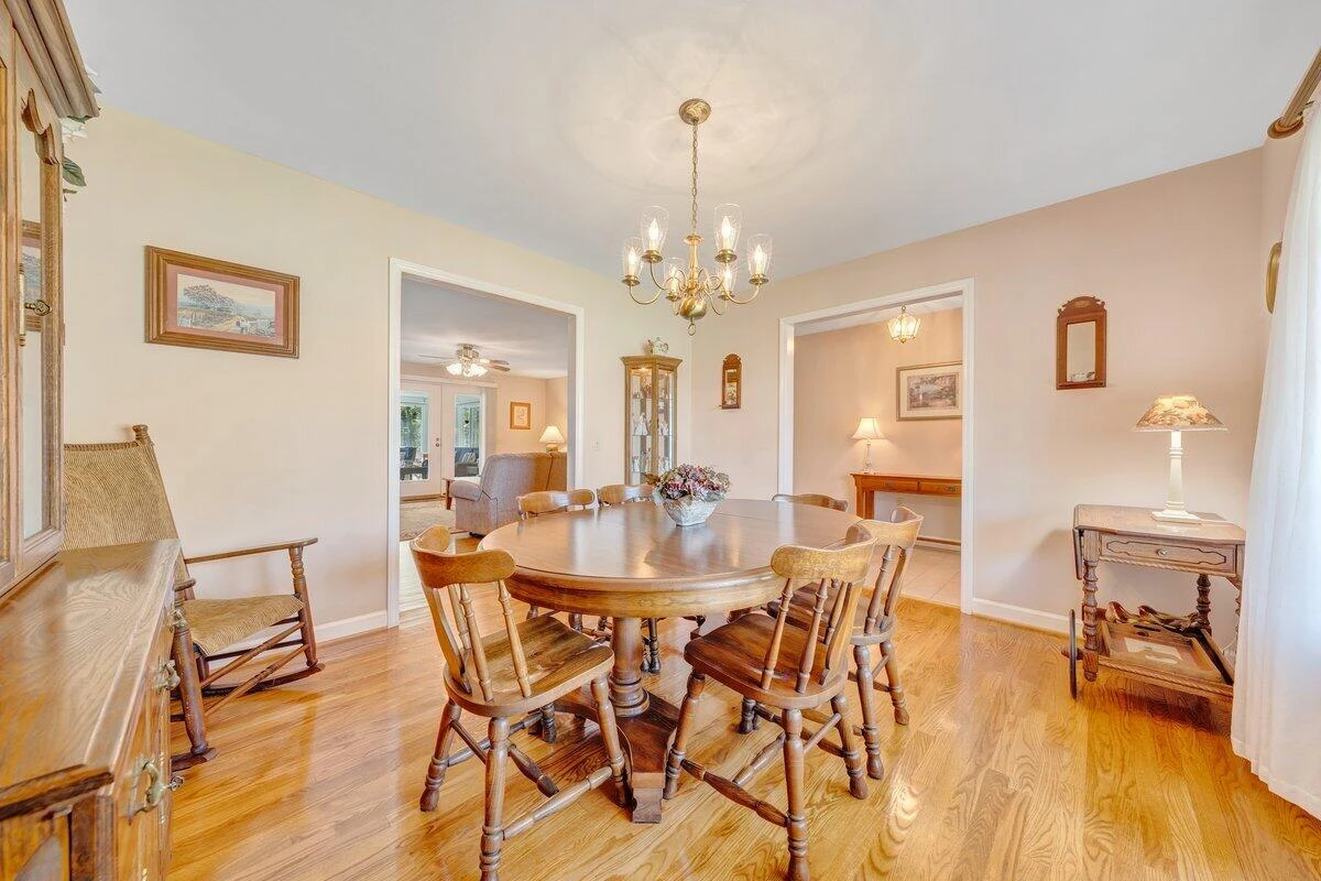 410 Greenview DR - Photo 12