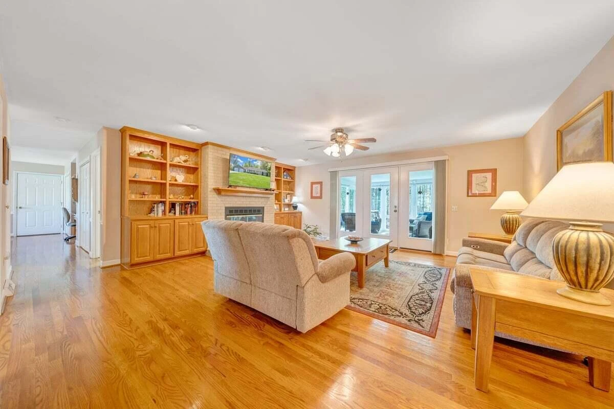 410 Greenview DR - Photo 14
