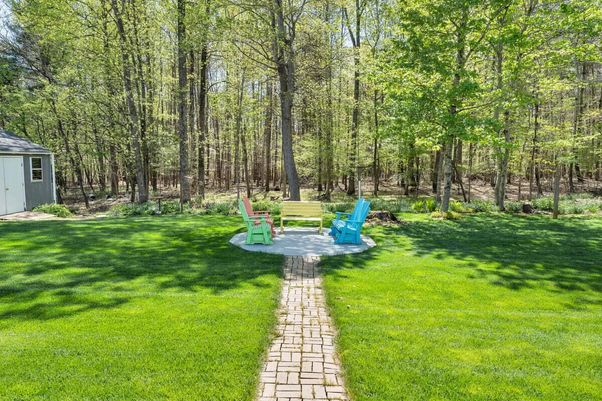 410 Greenview DR - Photo 35
