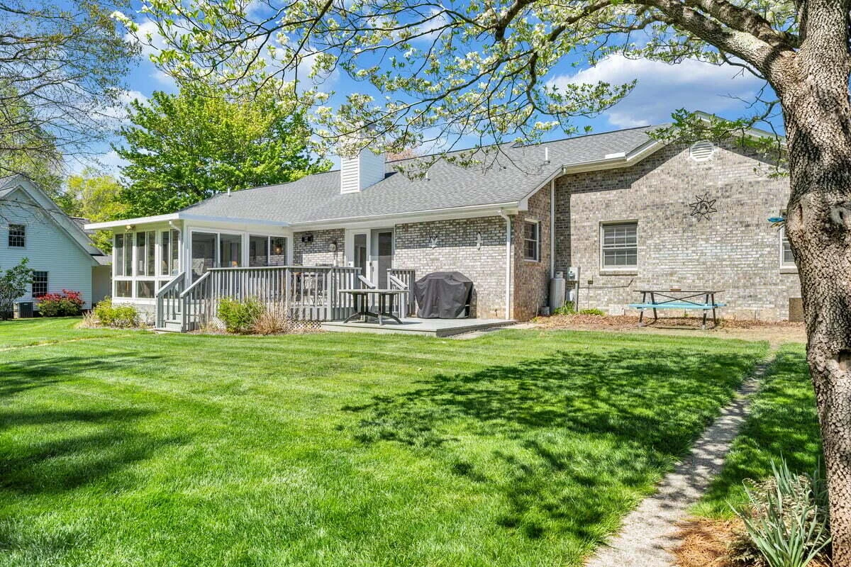 410 Greenview DR - Photo 38