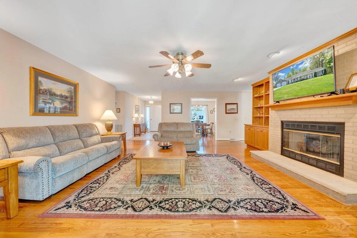 410 Greenview DR - Photo 46