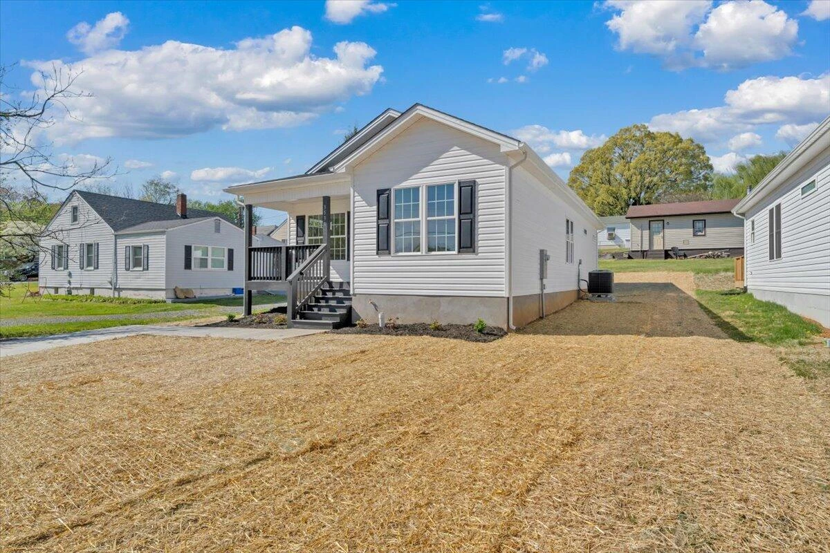 3531 Troutland AVE NW - Photo 33