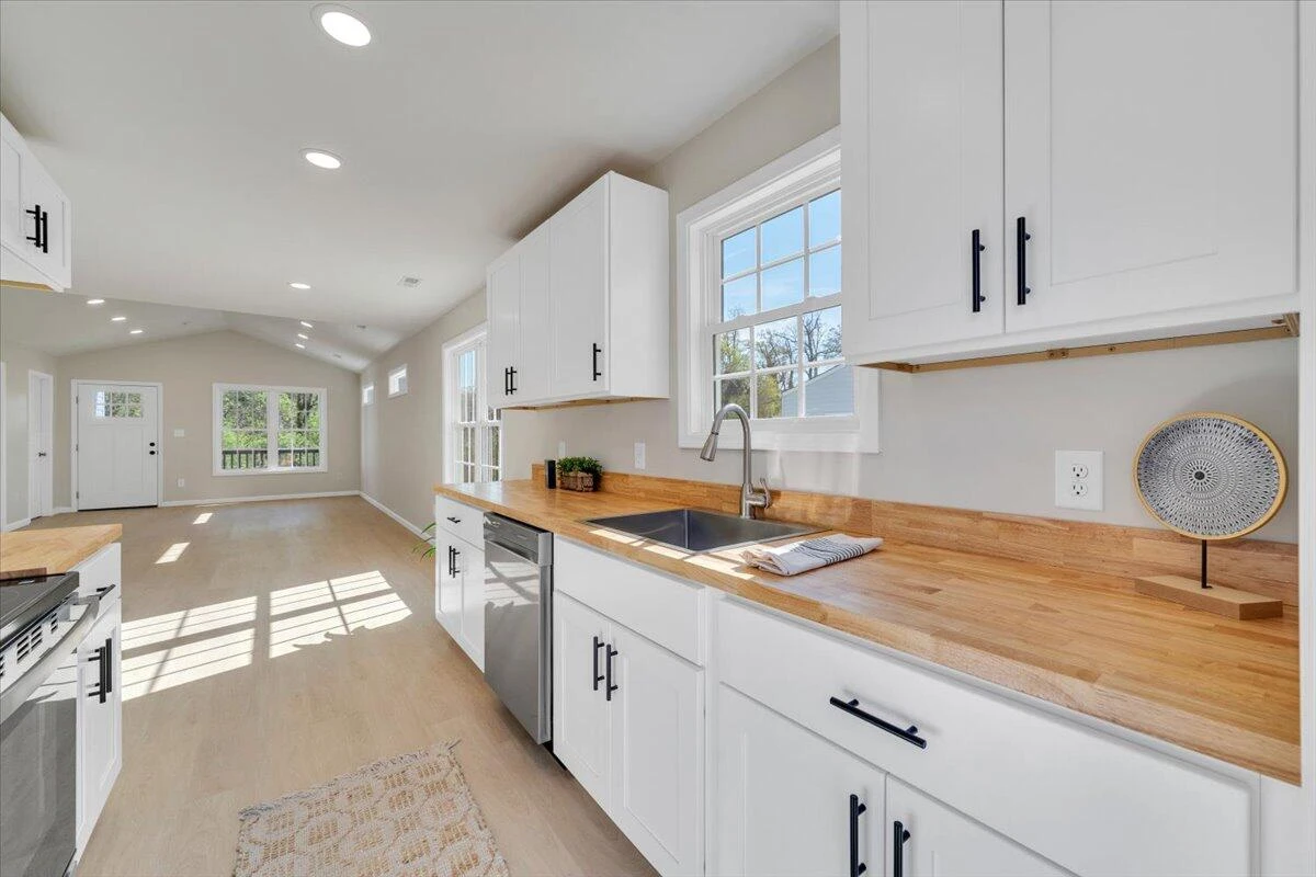3531 Troutland AVE NW - Photo 8