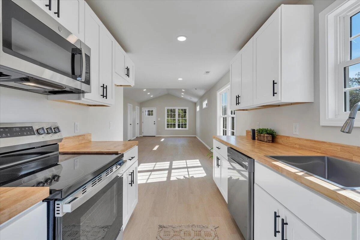 3531 Troutland AVE NW - Photo 9