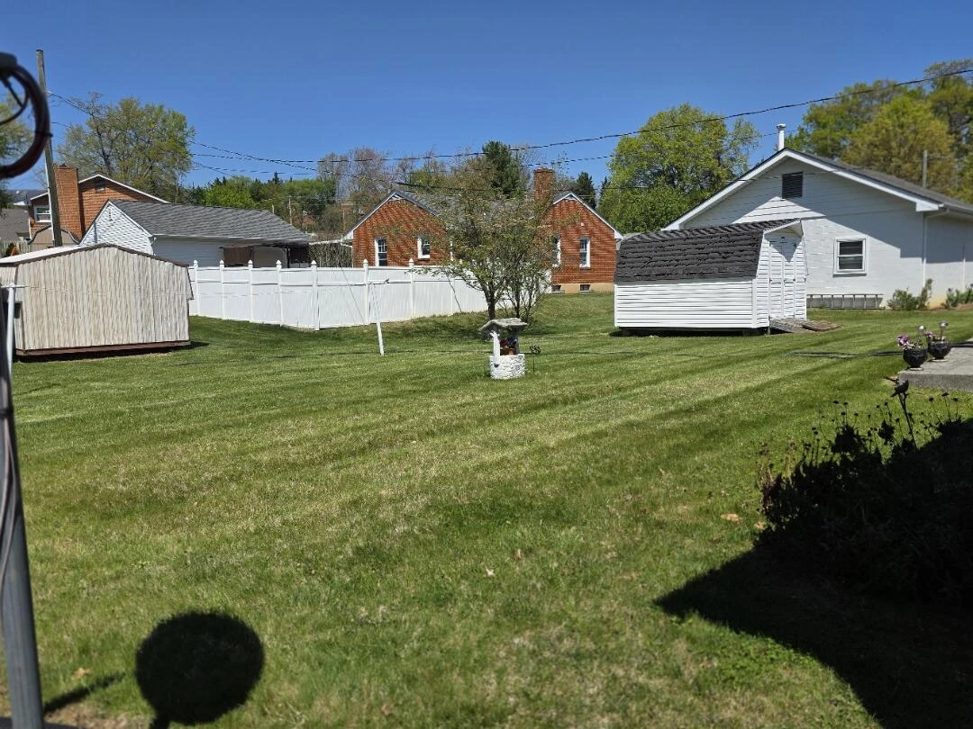 233 W Carrollton AVE - Photo 25