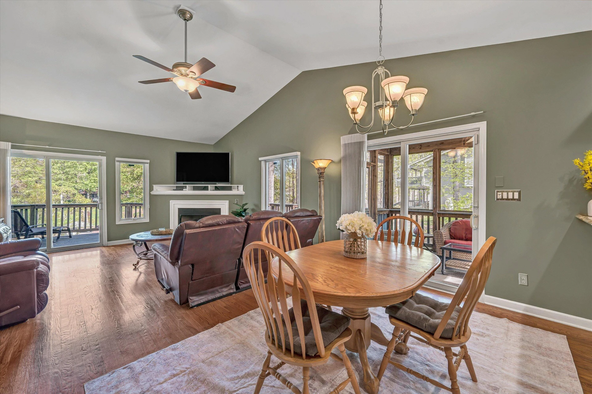 145 Channelview DR - Photo 33