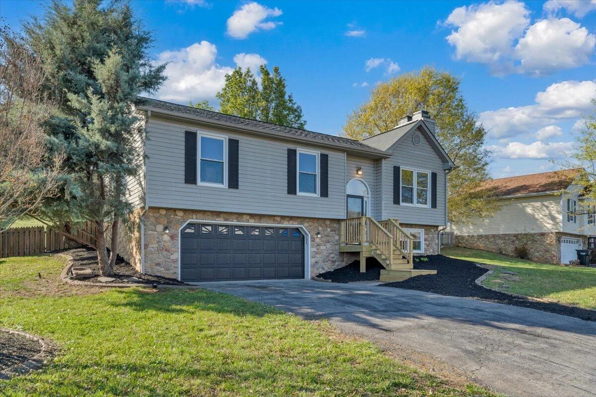 1831 Summerfield DR - Photo 5