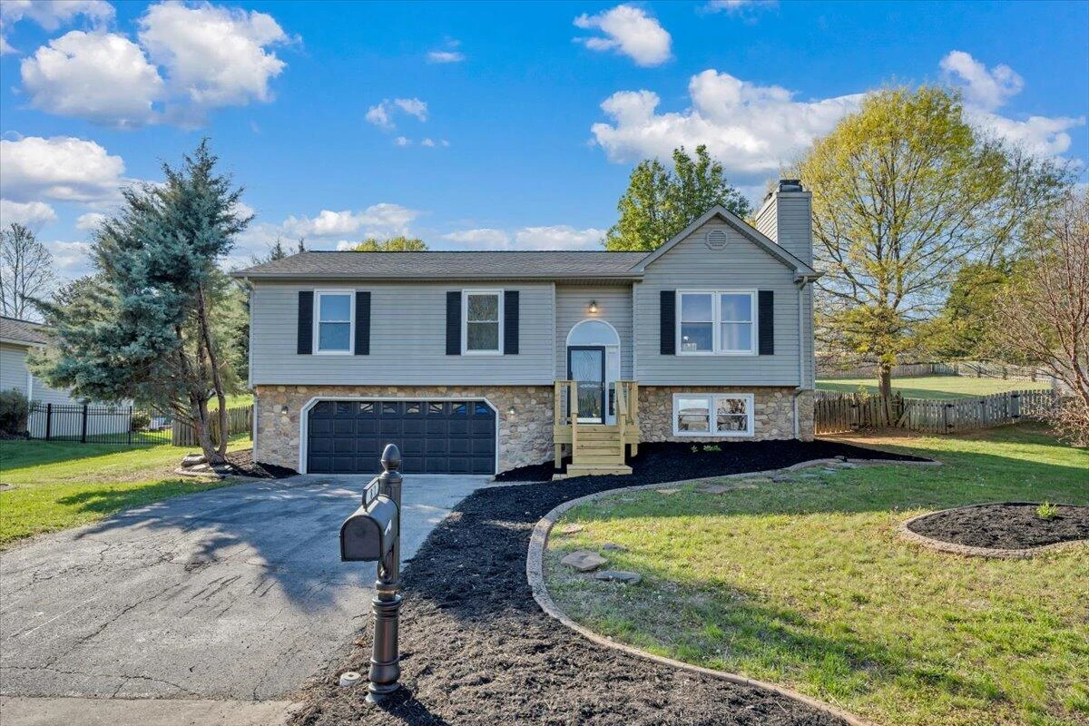 1831 Summerfield DR - Photo 6