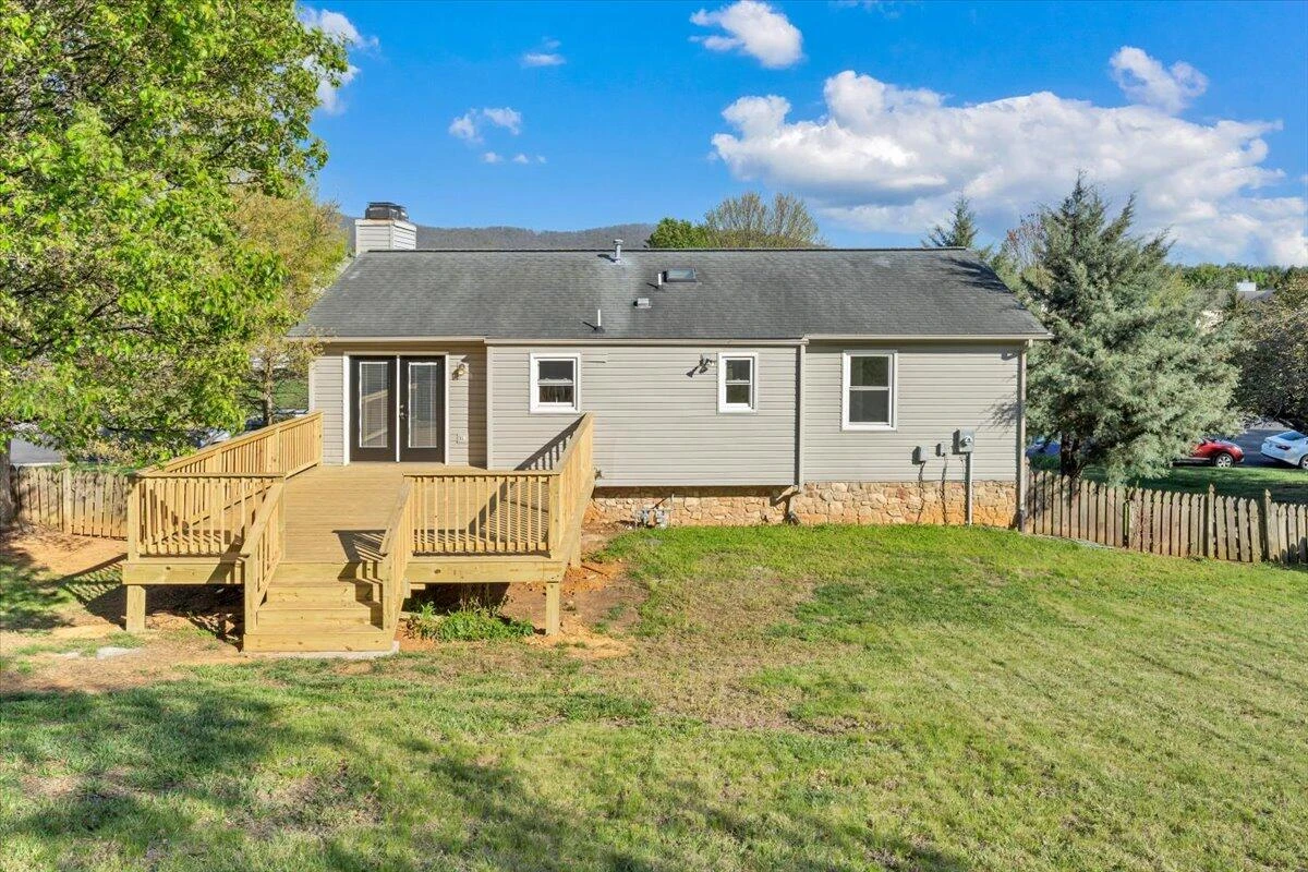 1831 Summerfield DR - Photo 8