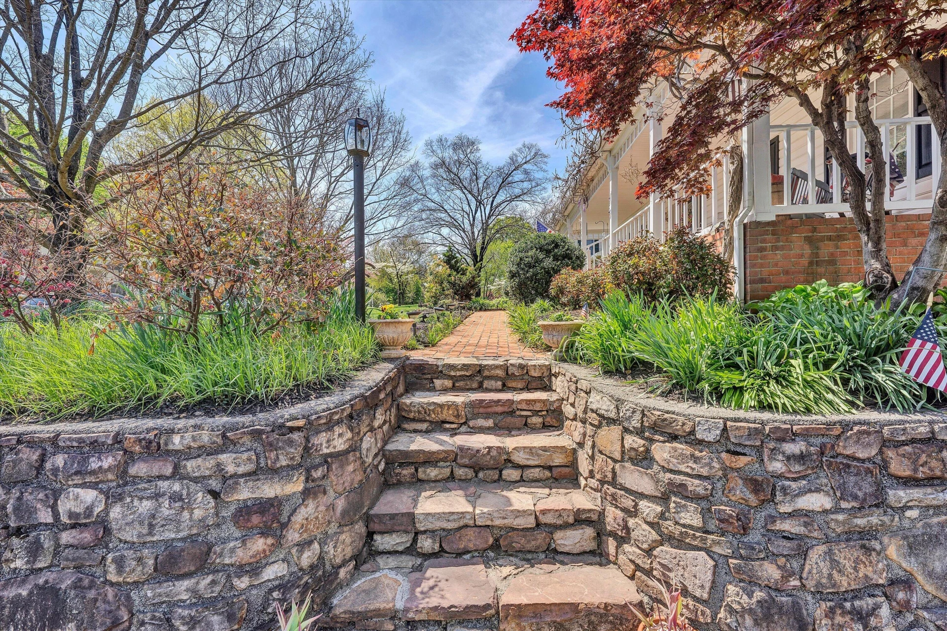 1505 Ashley DR - Photo 3