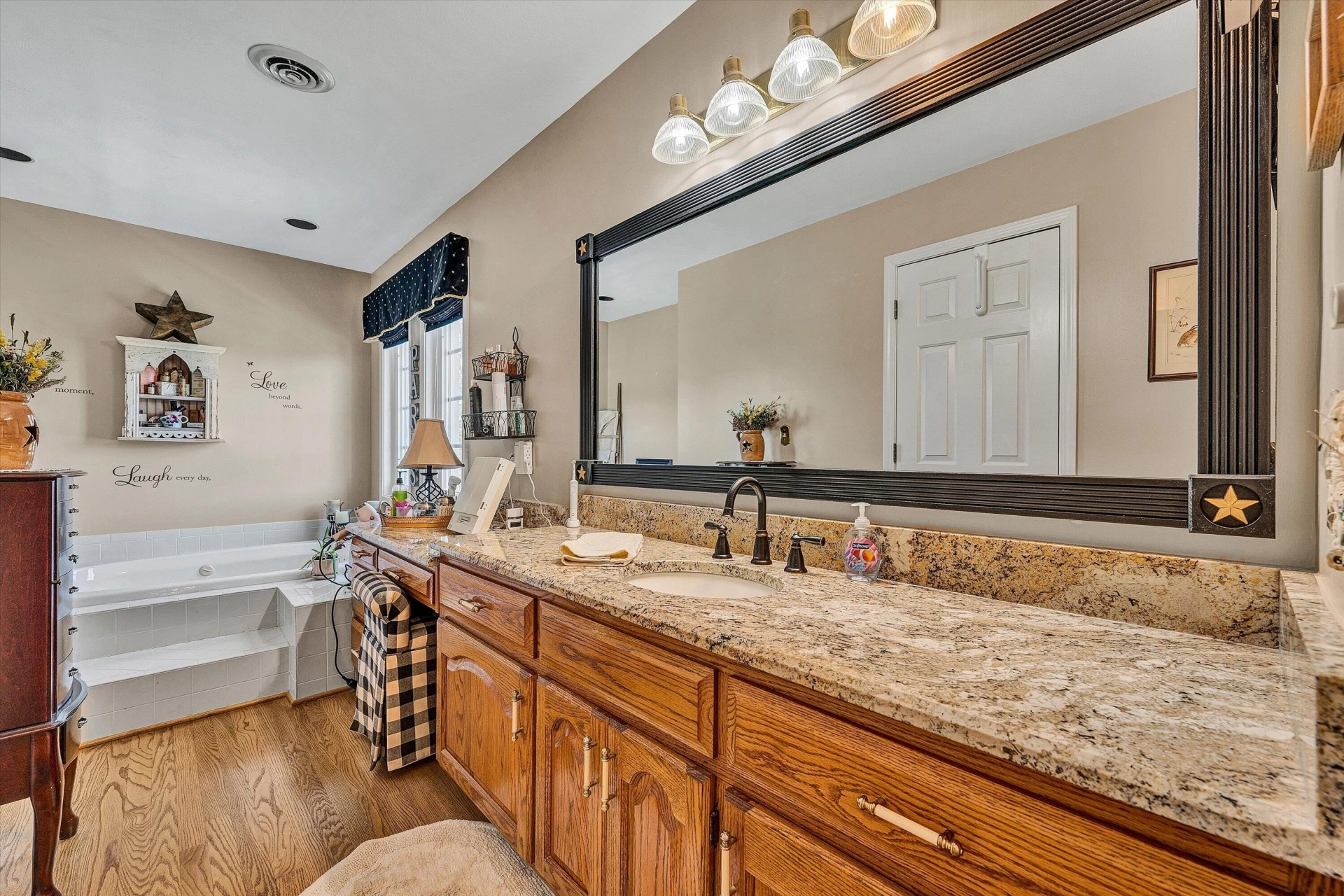 1505 Ashley DR - Photo 30