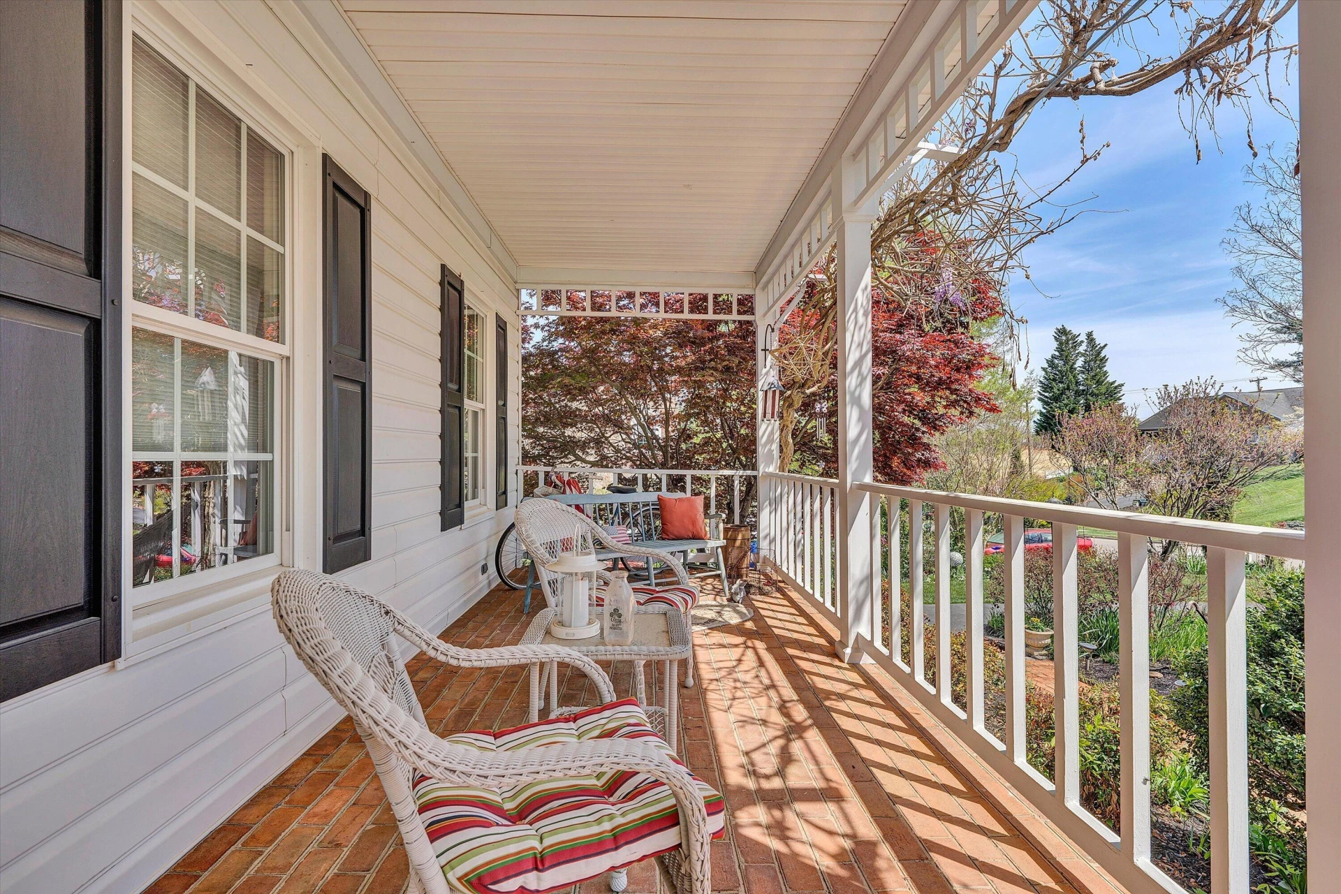 1505 Ashley DR - Photo 5