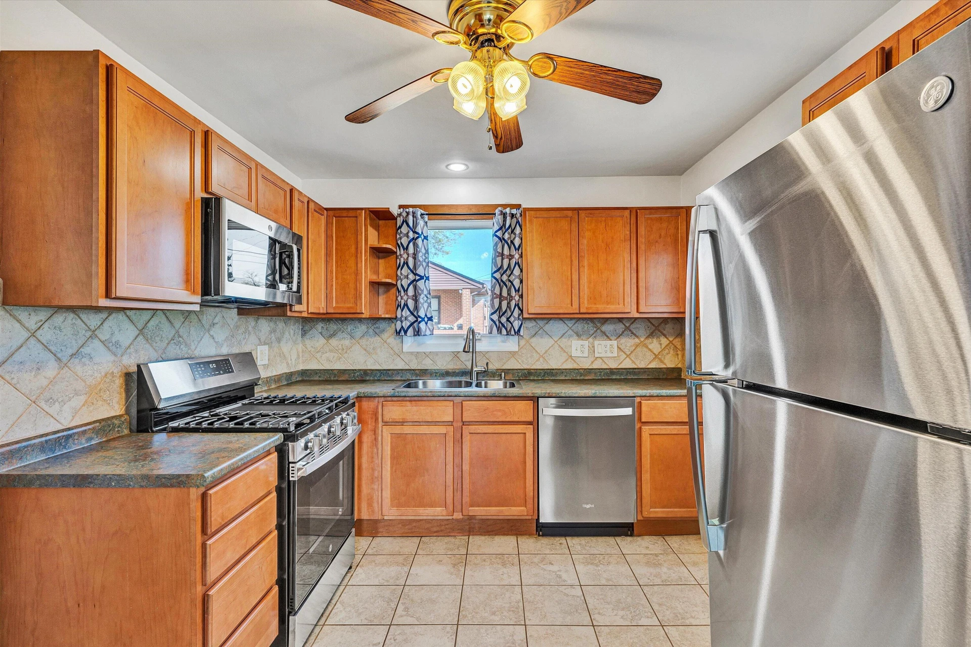 903 Marston ST - Photo 23