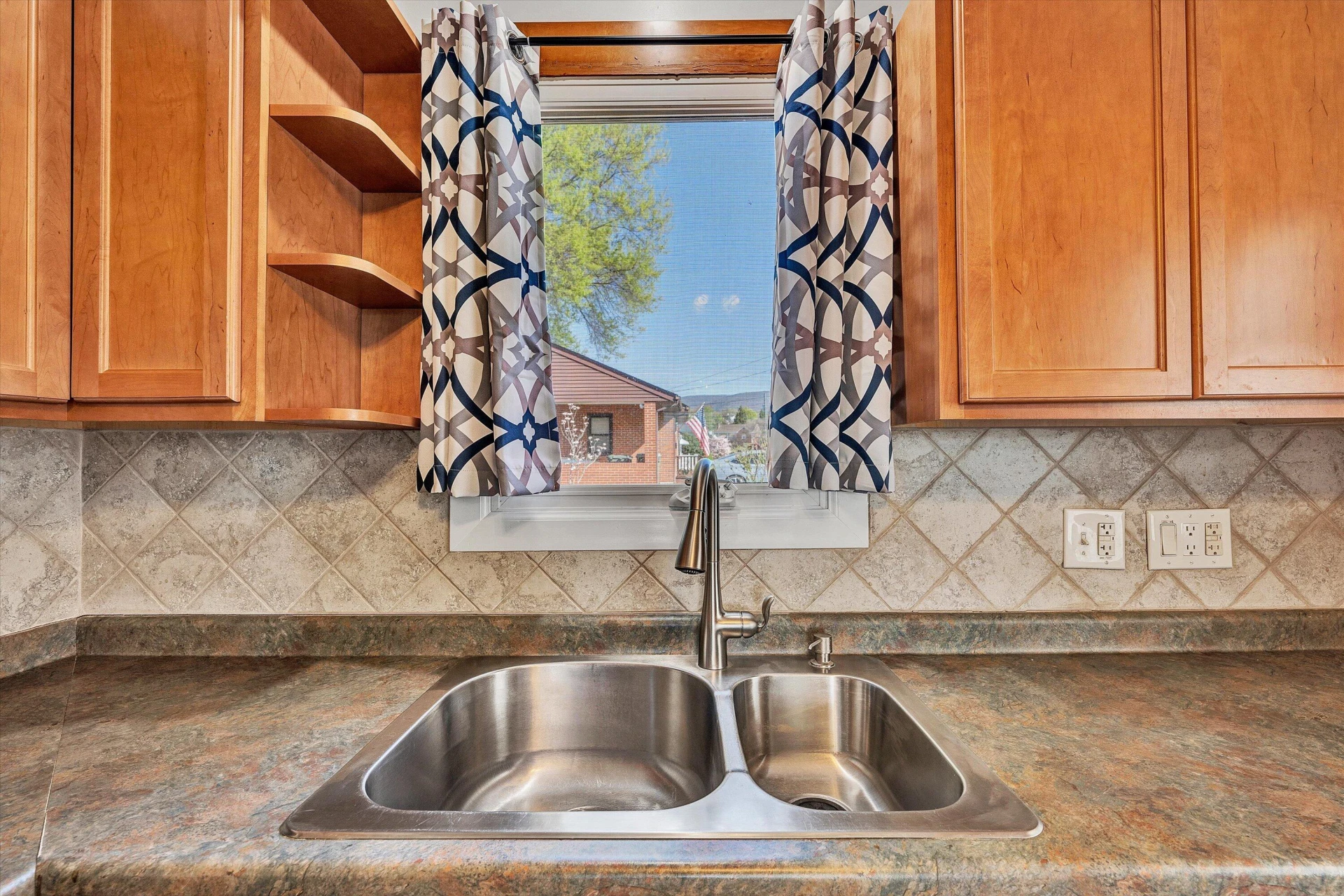 903 Marston ST - Photo 24