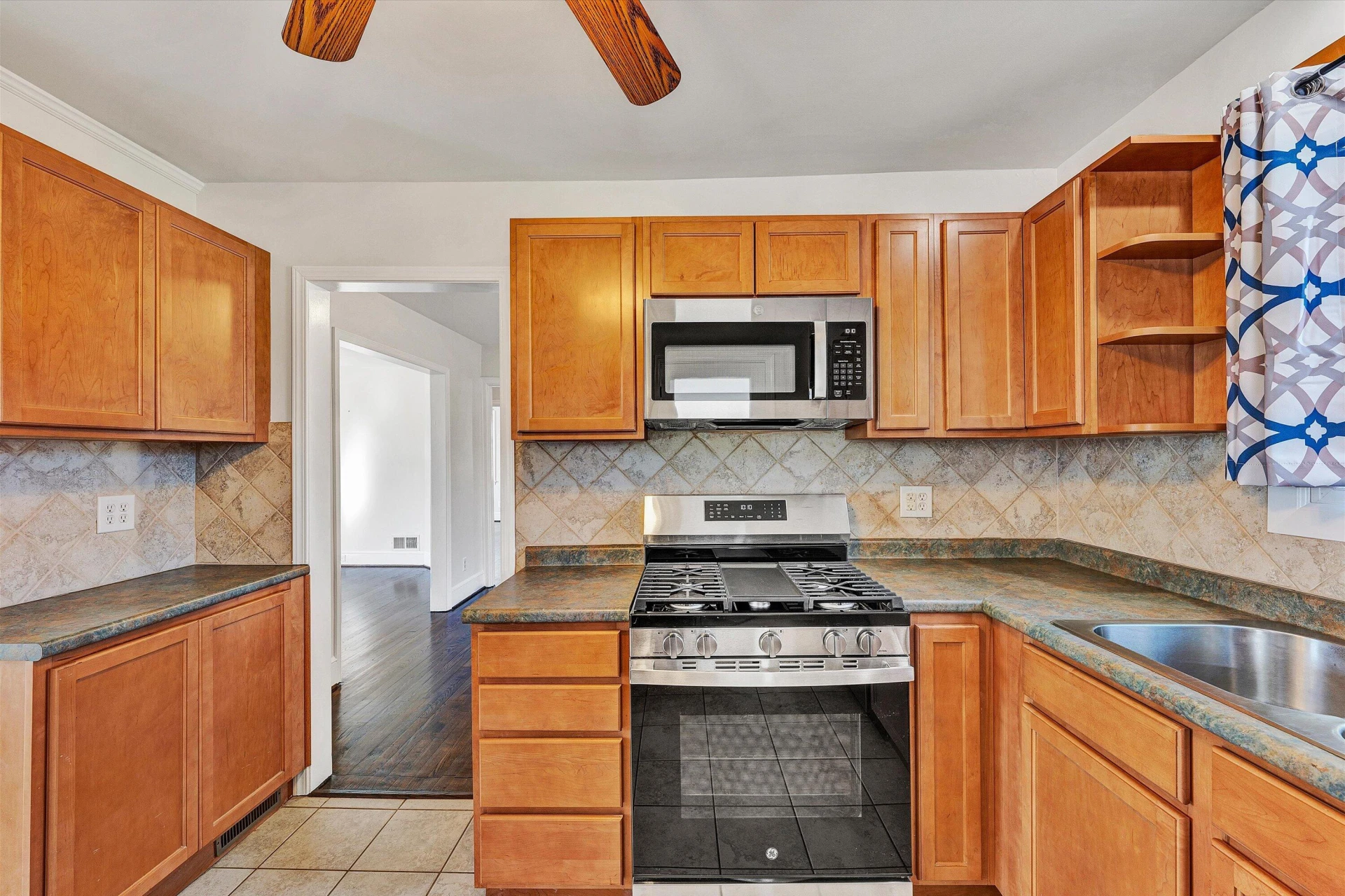 903 Marston ST - Photo 25