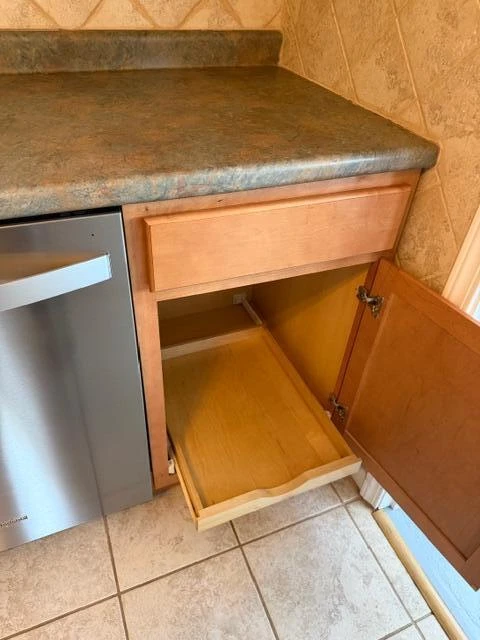 903 Marston ST - Photo 28
