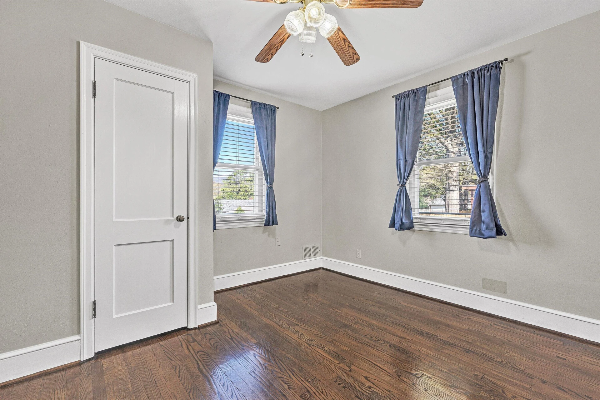 903 Marston ST - Photo 33