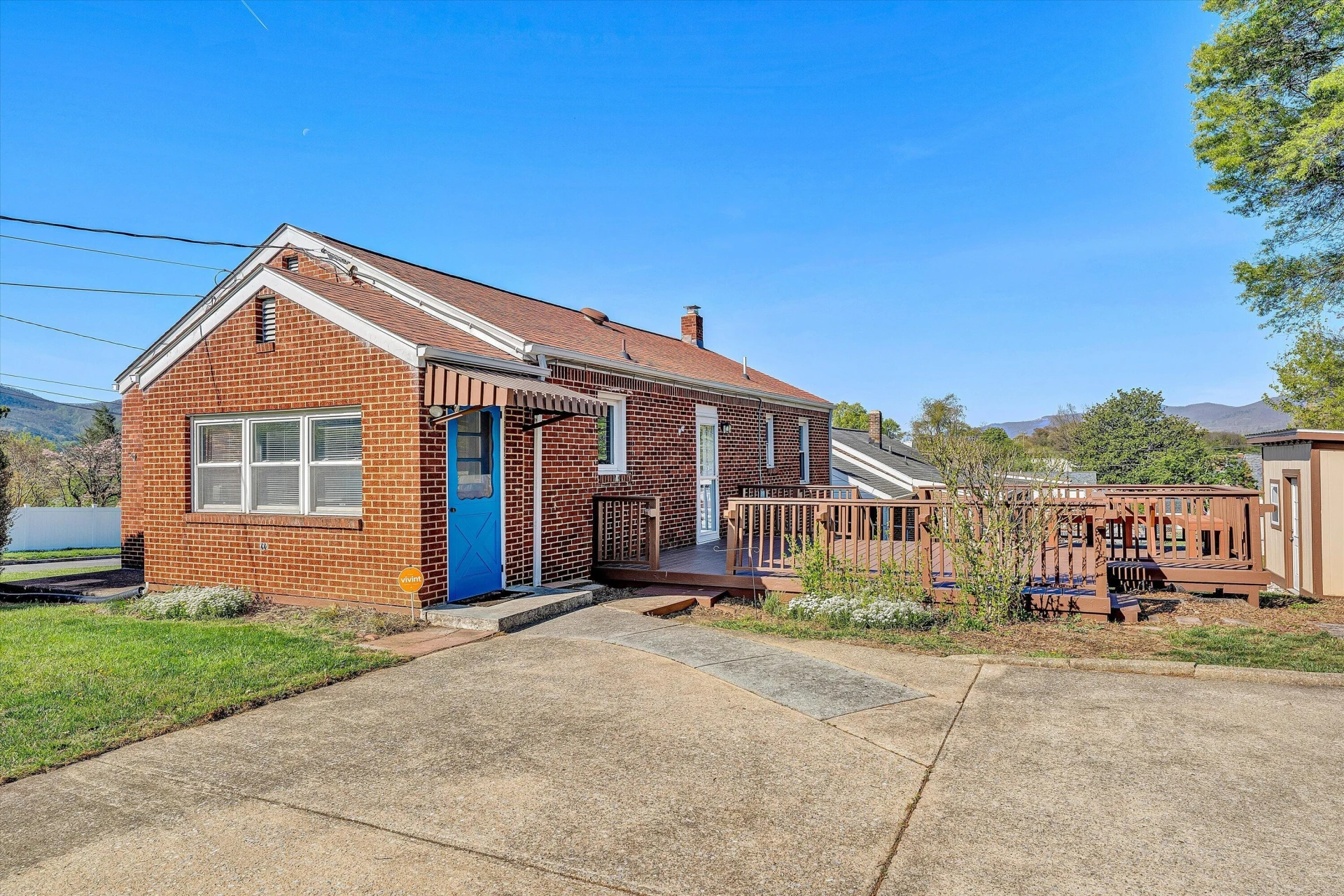 903 Marston ST - Photo 8