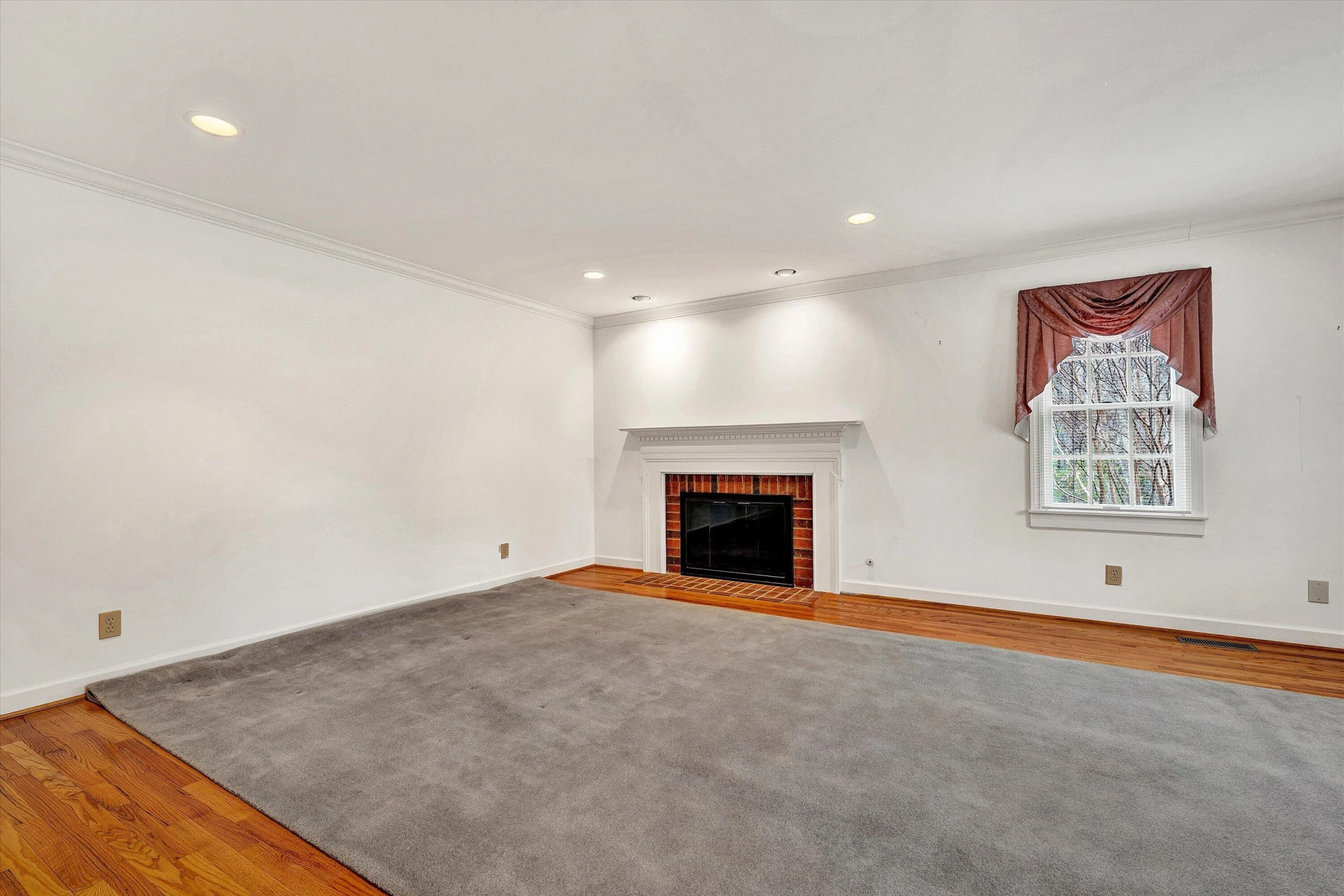 77 Gloucester CT - Photo 11