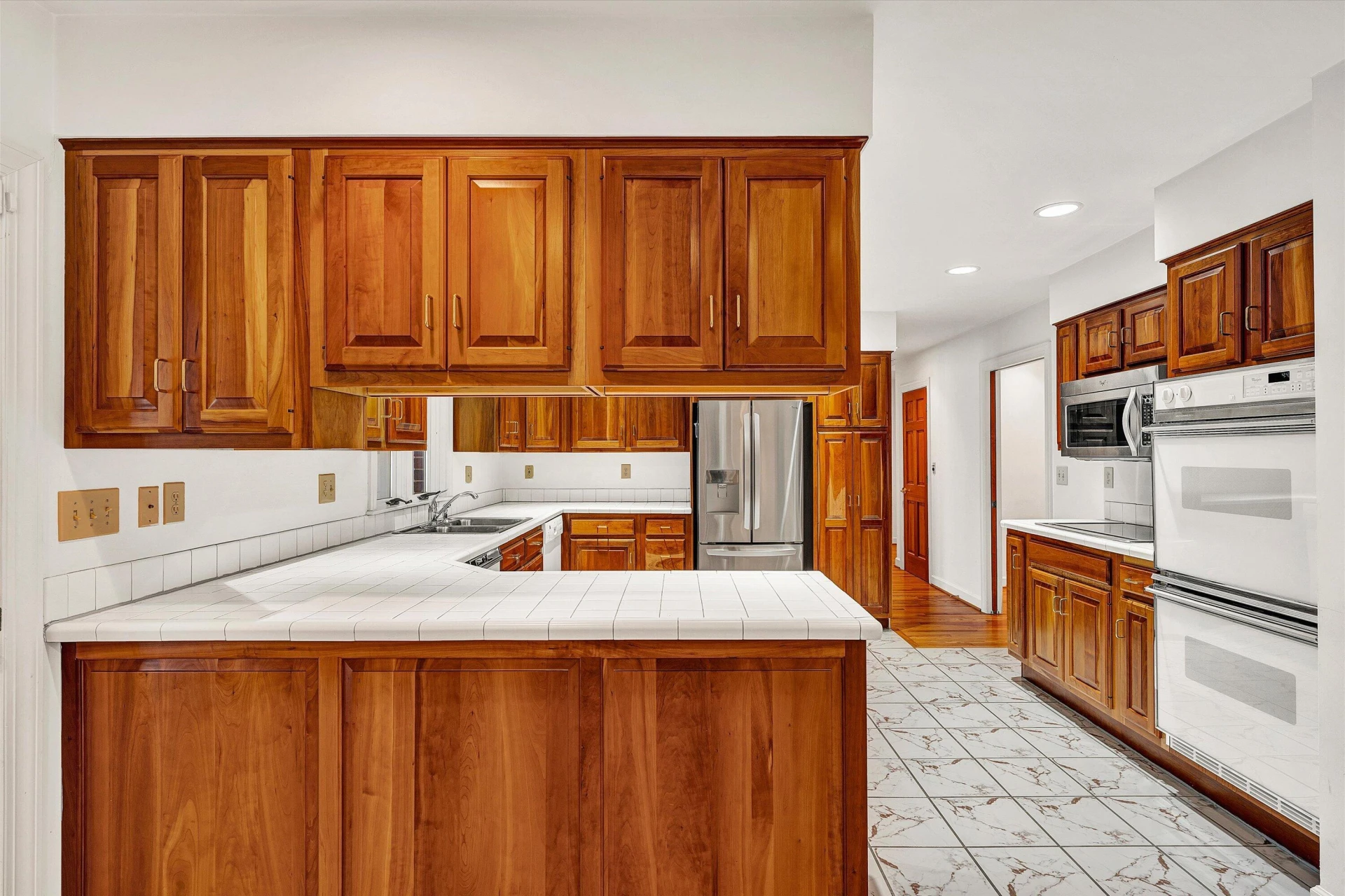 77 Gloucester CT - Photo 16