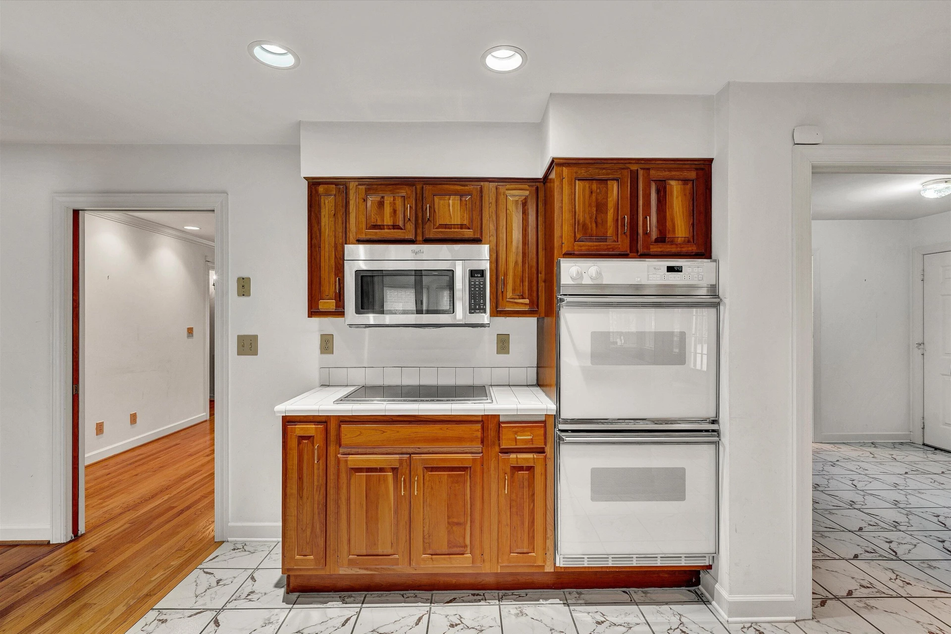 77 Gloucester CT - Photo 18