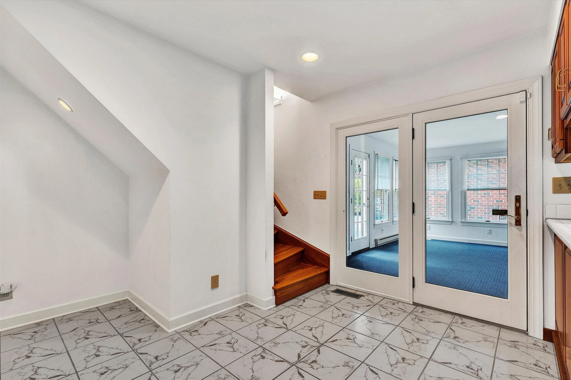 77 Gloucester CT - Photo 19
