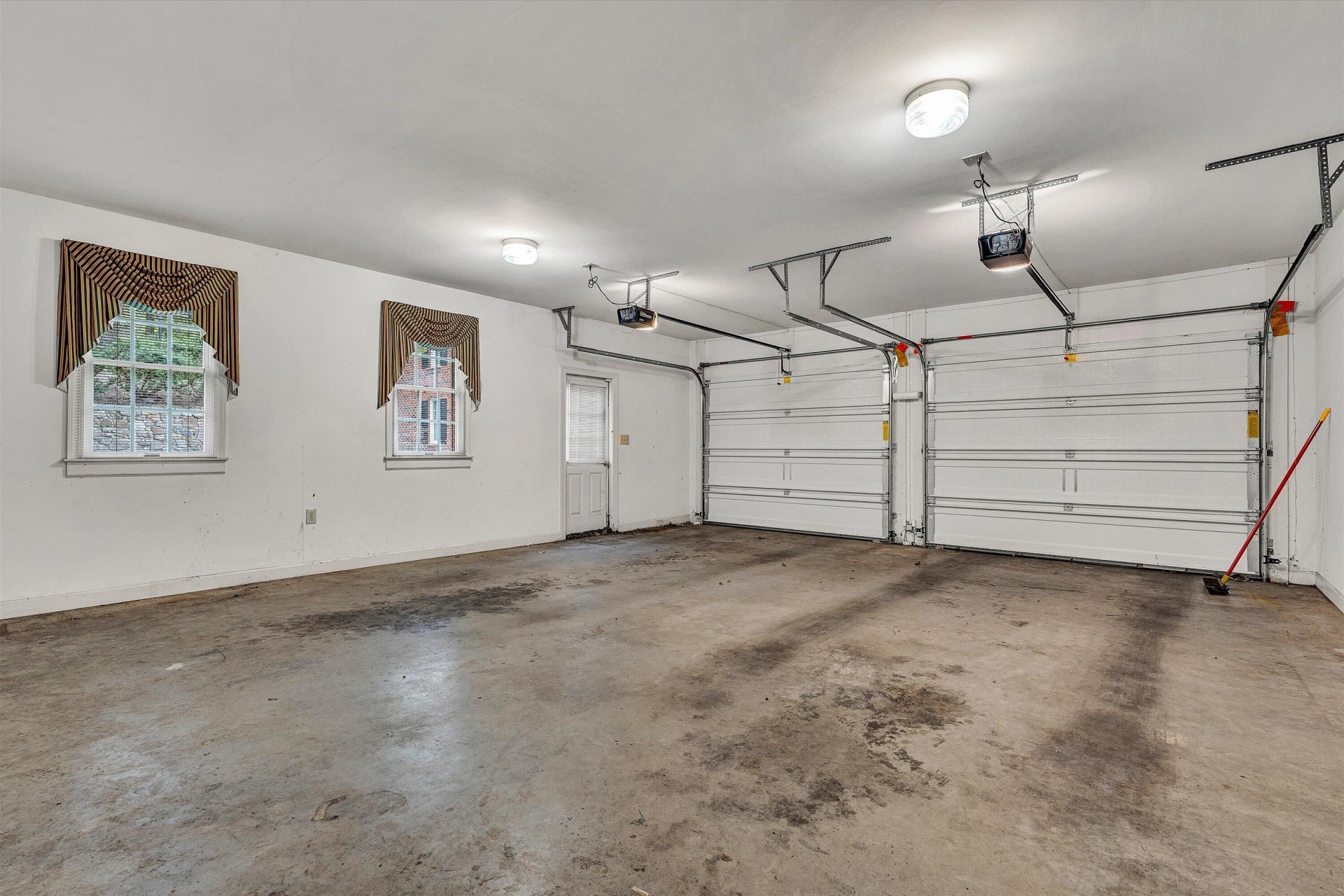 77 Gloucester CT - Photo 24