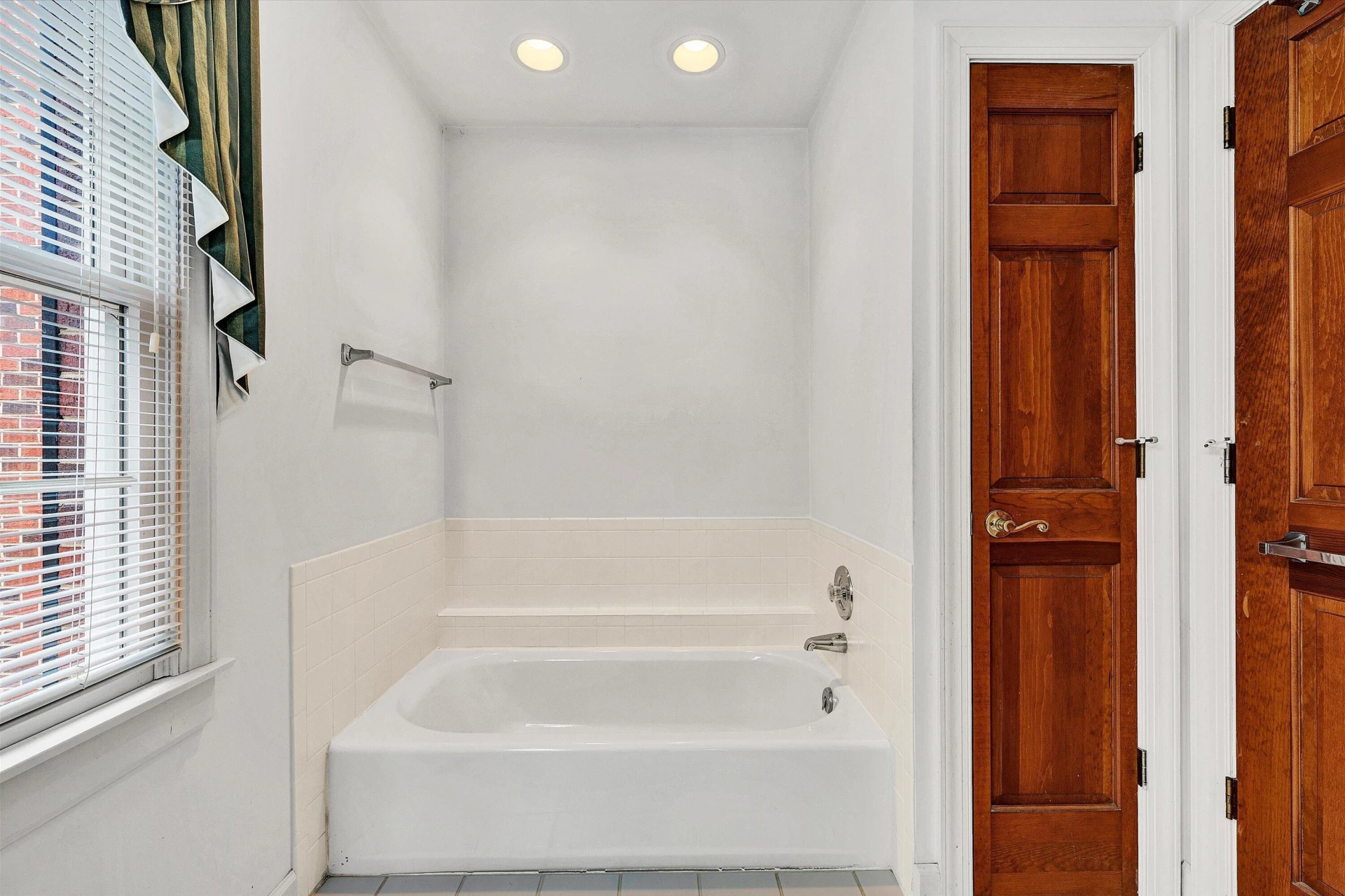 77 Gloucester CT - Photo 32