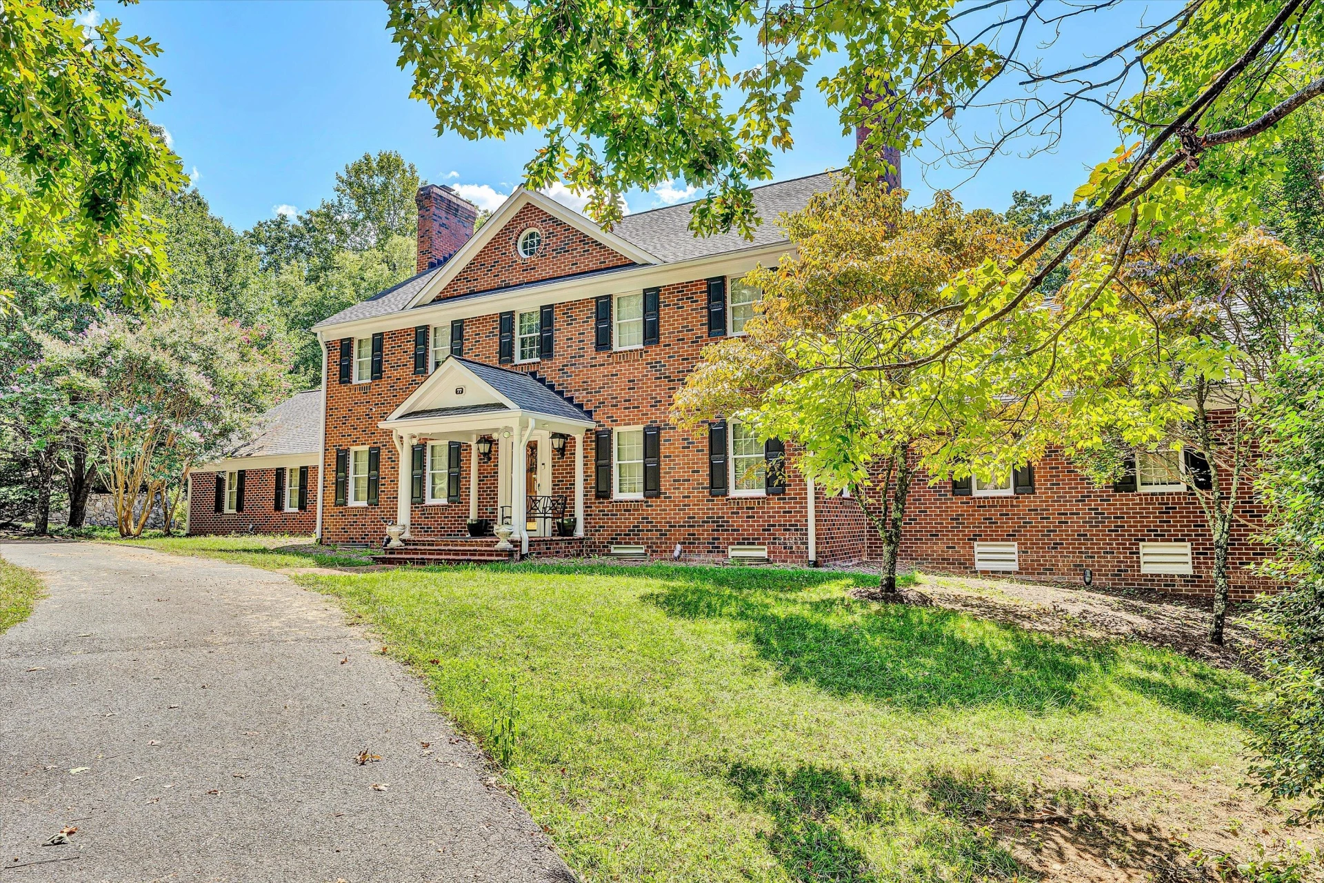 77 Gloucester CT - Photo 4