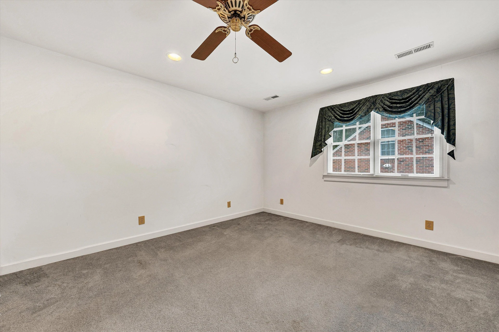 77 Gloucester CT - Photo 40