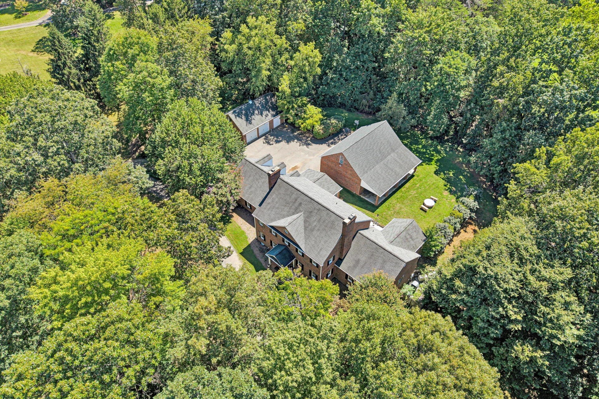 77 Gloucester CT - Photo 5