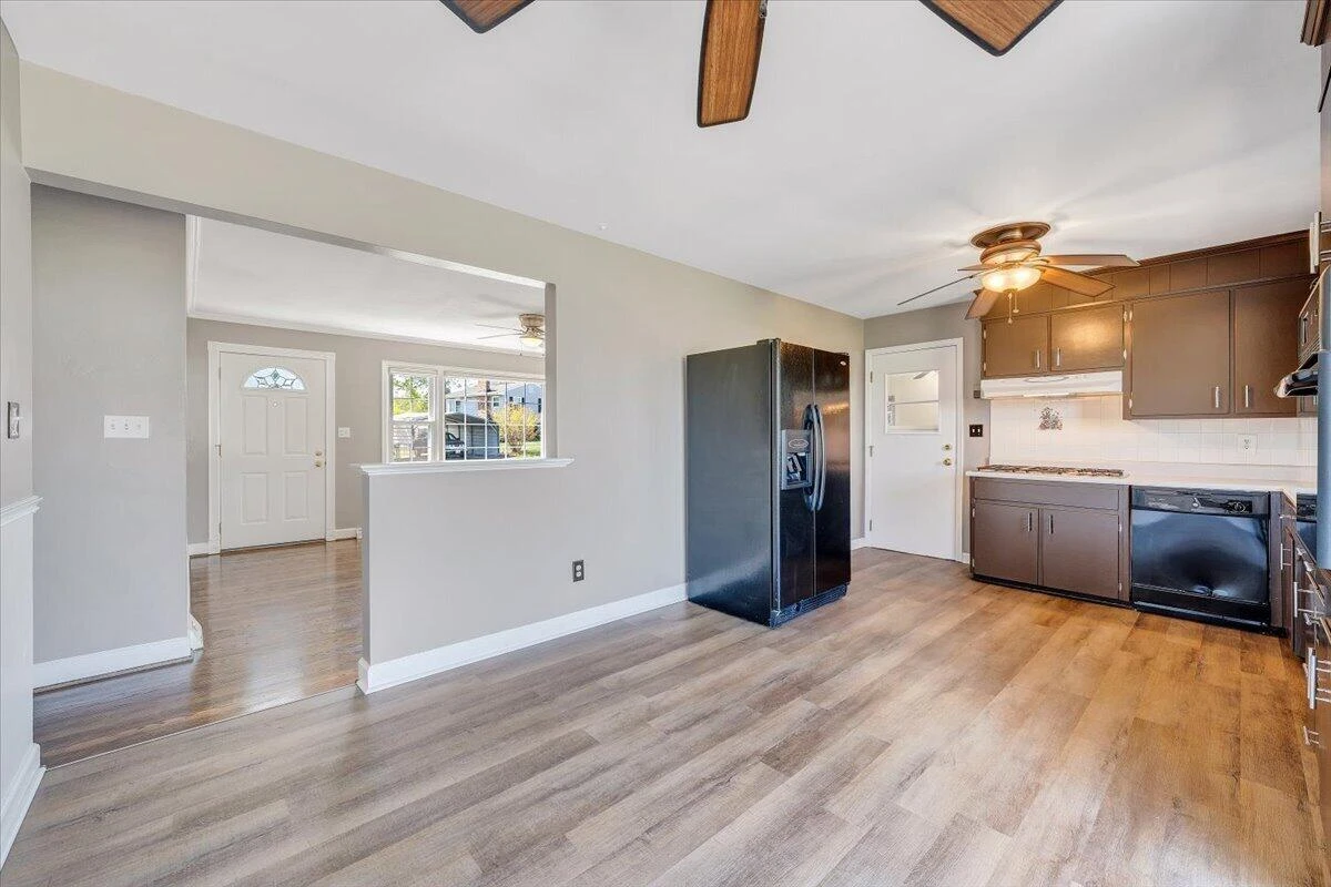 2407 Laura RD NW - Photo 10