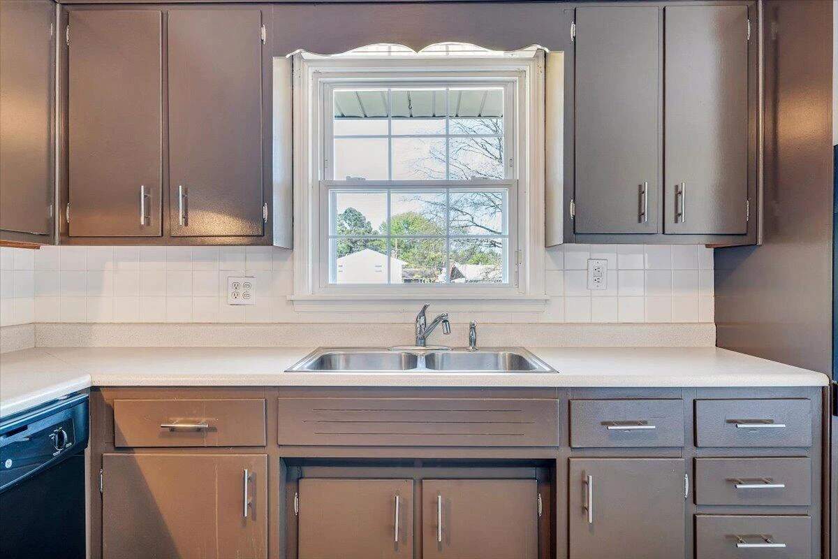 2407 Laura RD NW - Photo 17
