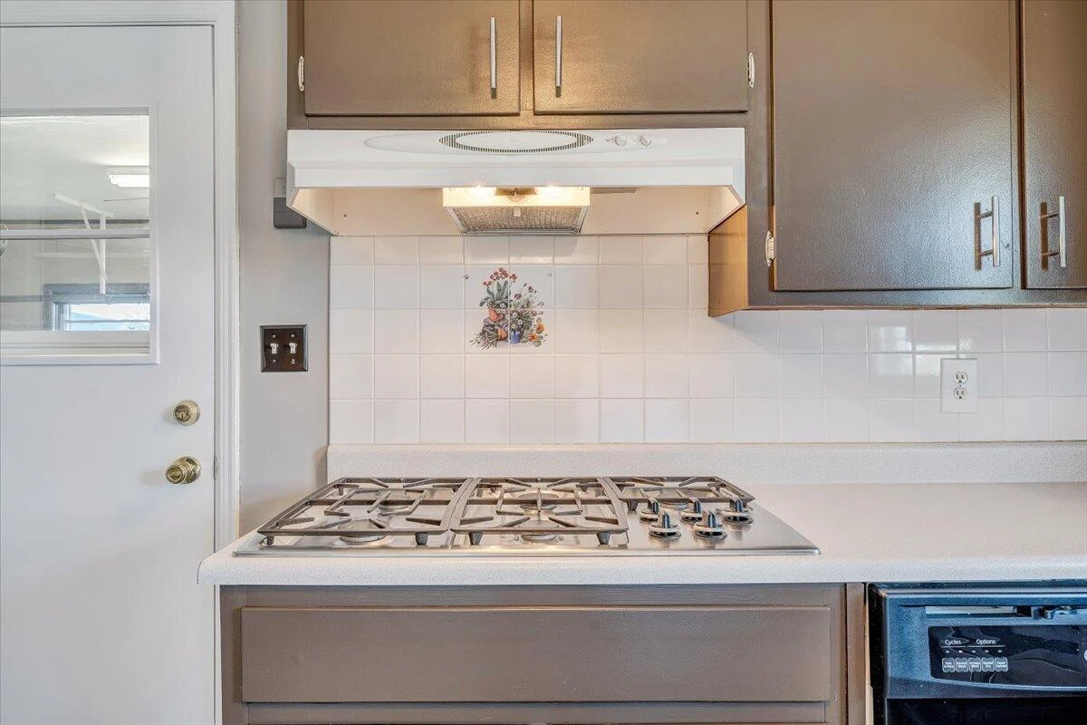 2407 Laura RD NW - Photo 18