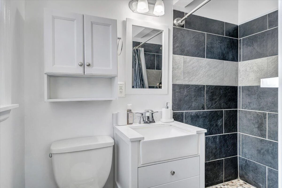 2407 Laura RD NW - Photo 23