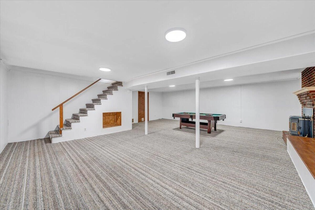 2407 Laura RD NW - Photo 32