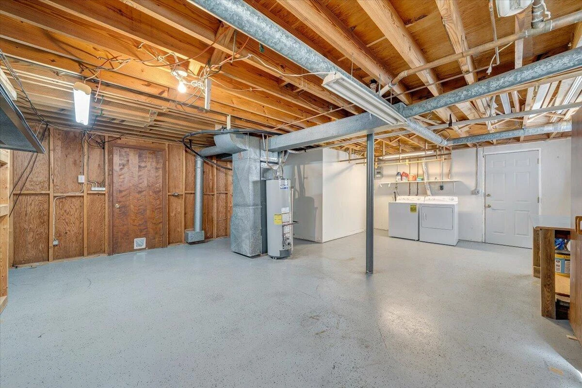 2407 Laura RD NW - Photo 40