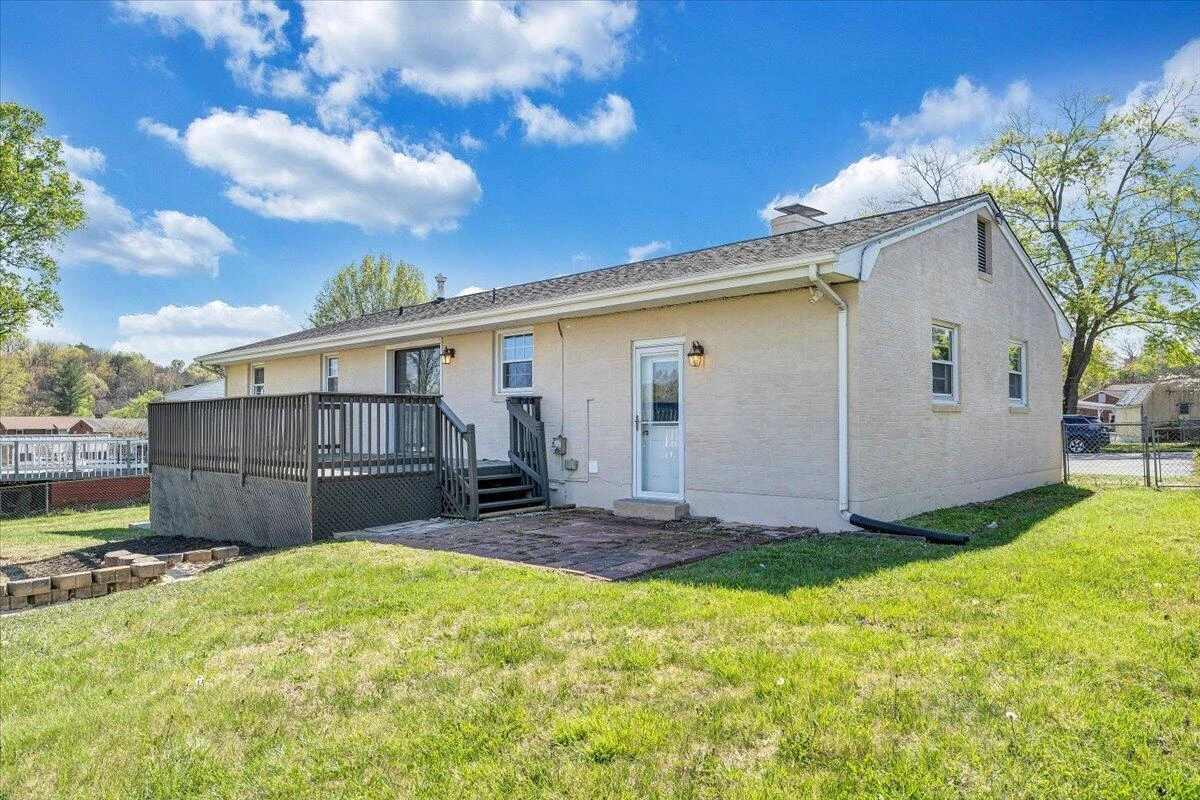 2407 Laura RD NW - Photo 46