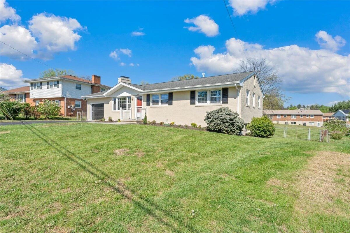 2407 Laura RD NW - Photo 51