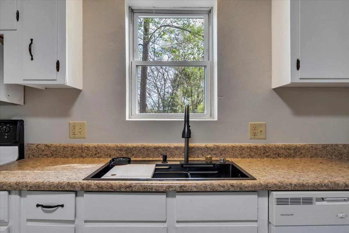 1807 Archbold AVE NE - Photo 12