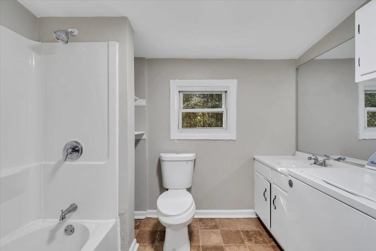 1807 Archbold AVE NE - Photo 18