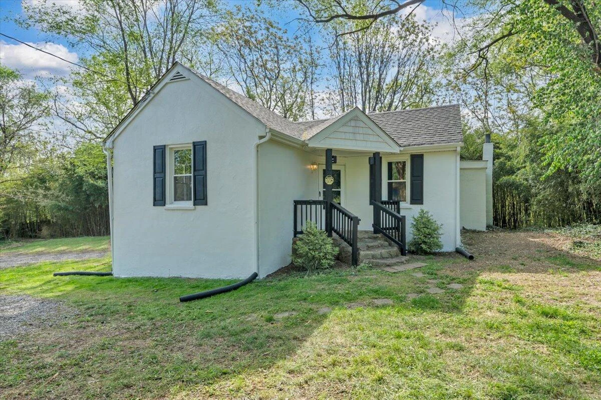 1807 Archbold AVE NE - Photo 2